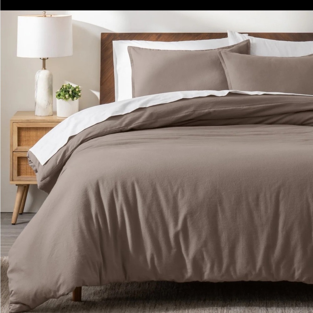 Berkshire Crushed Velvet Duvet cover & Pillow shames - Picture 8 of 9